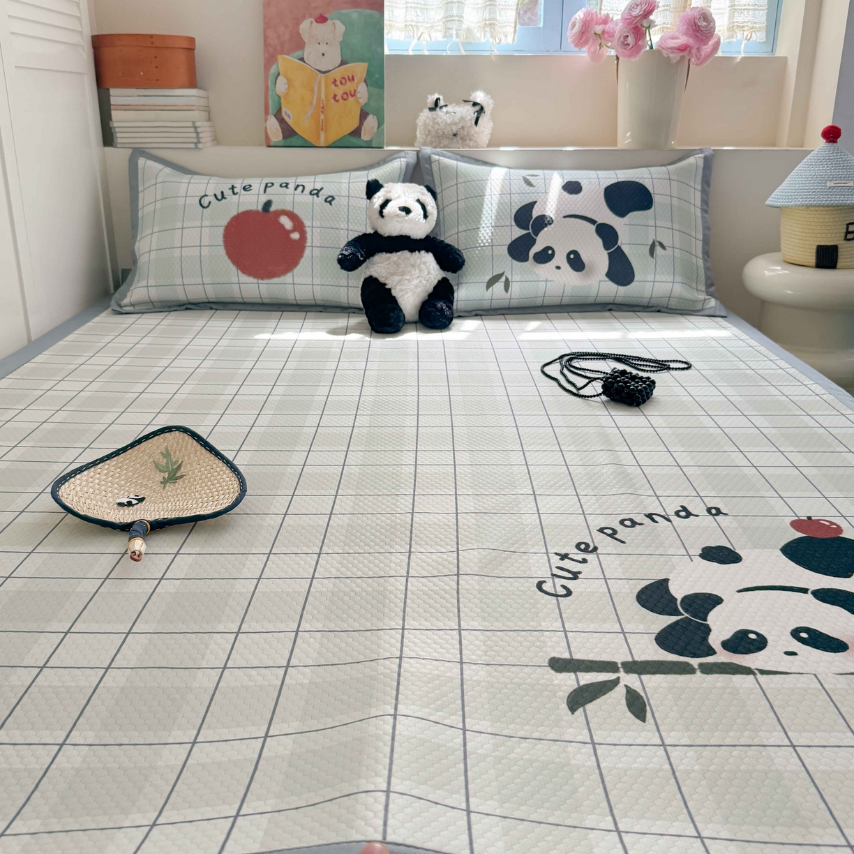 91家纺网 家纺一手货源 找家纺 Sweet dreams甜梦 2026新款数码印花大板凉感豆豆席 苹果熊猫