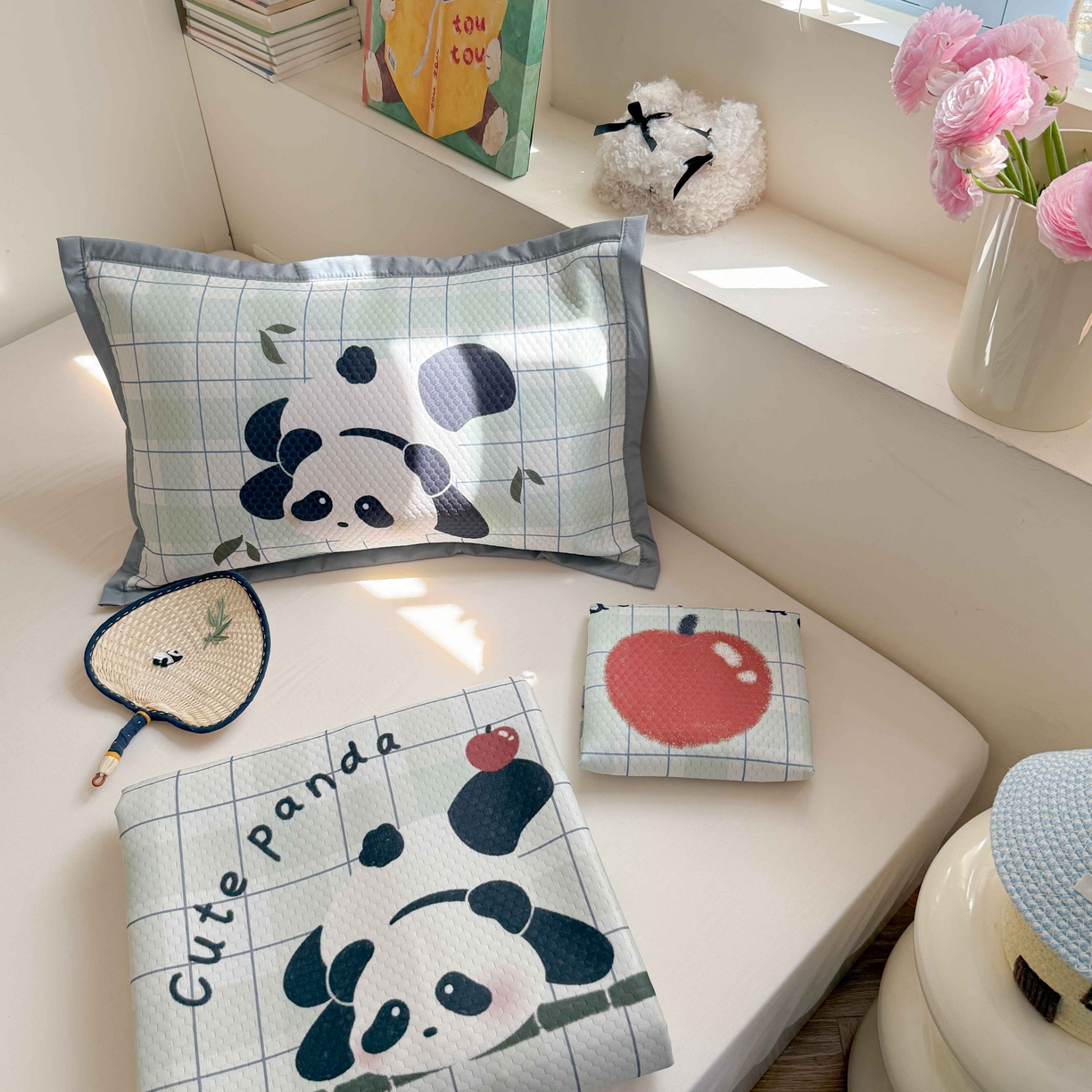 91家纺网 家纺一手货源 找家纺 Sweet dreams甜梦 2026新款数码印花大板凉感豆豆席 苹果熊猫