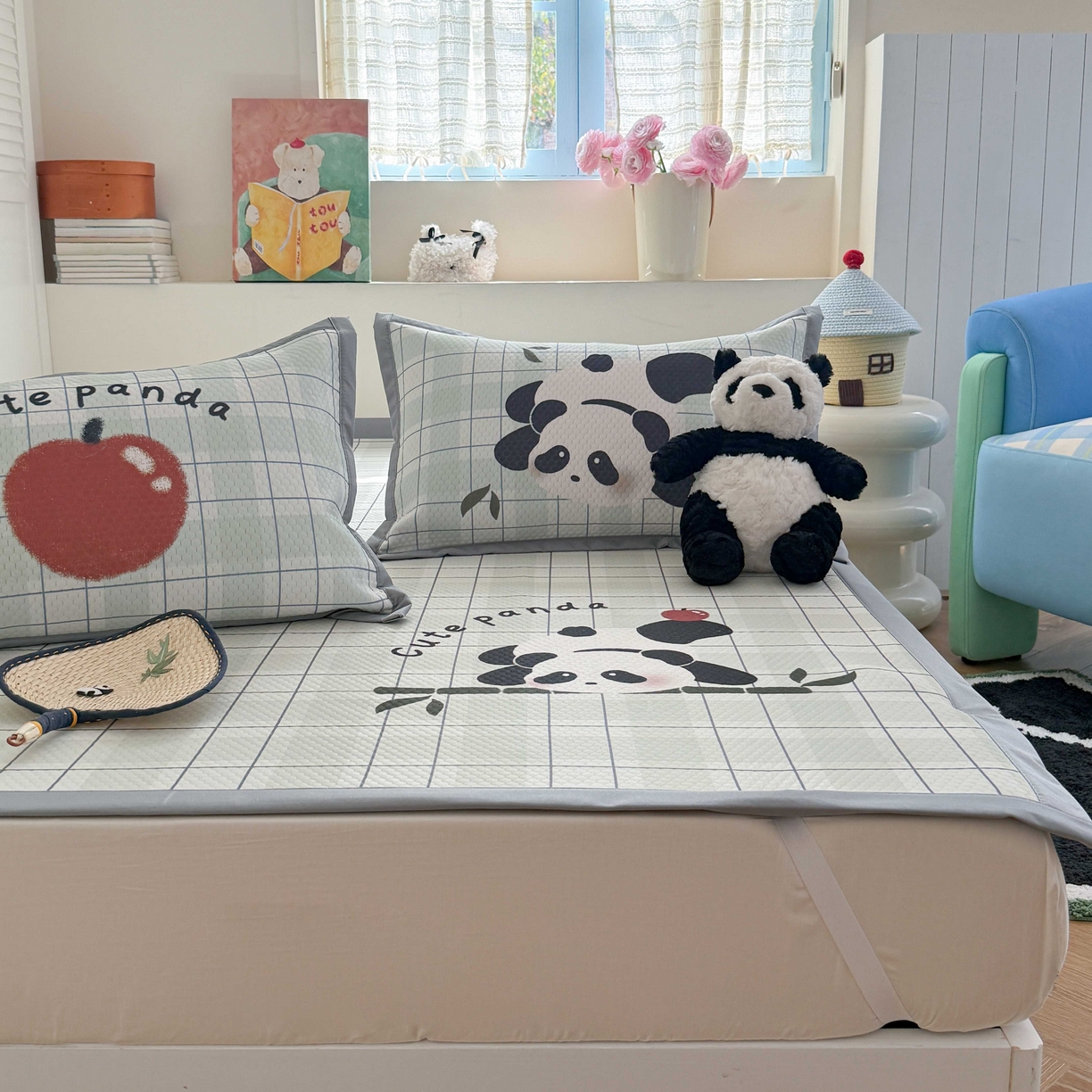 91家纺网 家纺一手货源 找家纺 Sweet dreams甜梦 2026新款数码印花大板凉感豆豆席 苹果熊猫