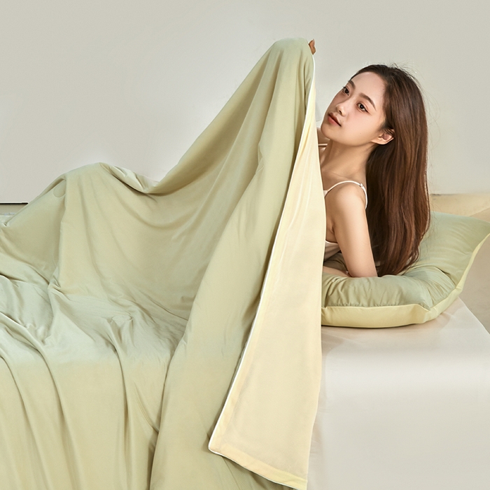 91家纺网 家纺一手货源 找家纺 桃子家居 2026新款A类高品质冰冰凉雪花冰感凉皮双面加倍透气孔氨纶凉感夏被 冰感凉皮-抹茶芒果（加倍透气）