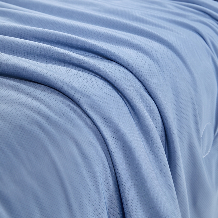 91家纺网 家纺一手货源 找家纺 桃子家居 2026新款A类高品质冰冰凉雪花冰感凉皮双面加倍透气孔氨纶凉感夏被 冰感凉皮-深蓝海盐（加倍透气）