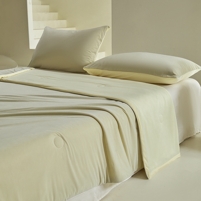 91家纺网 家纺一手货源 找家纺 桃子家居 2026新款A类高品质冰冰凉雪花冰感凉皮双面加倍透气孔氨纶凉感夏被 冰感凉皮-抹茶芒果（加倍透气）