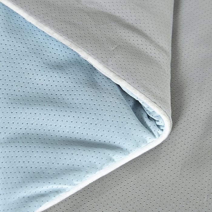 91家纺网 家纺一手货源 找家纺 桃子家居 2026新款A类高品质冰冰凉雪花冰感凉皮双面加倍透气孔氨纶凉感夏被 冰感凉皮-天蓝灰（加倍透气）