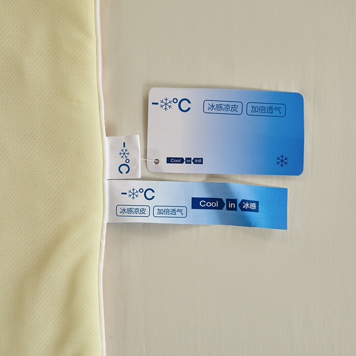 91家纺网 家纺一手货源 找家纺 桃子家居 2026新款A类高品质冰冰凉雪花冰感凉皮双面加倍透气孔氨纶凉感夏被 冰感凉皮-柠檬草莓（加倍透气）