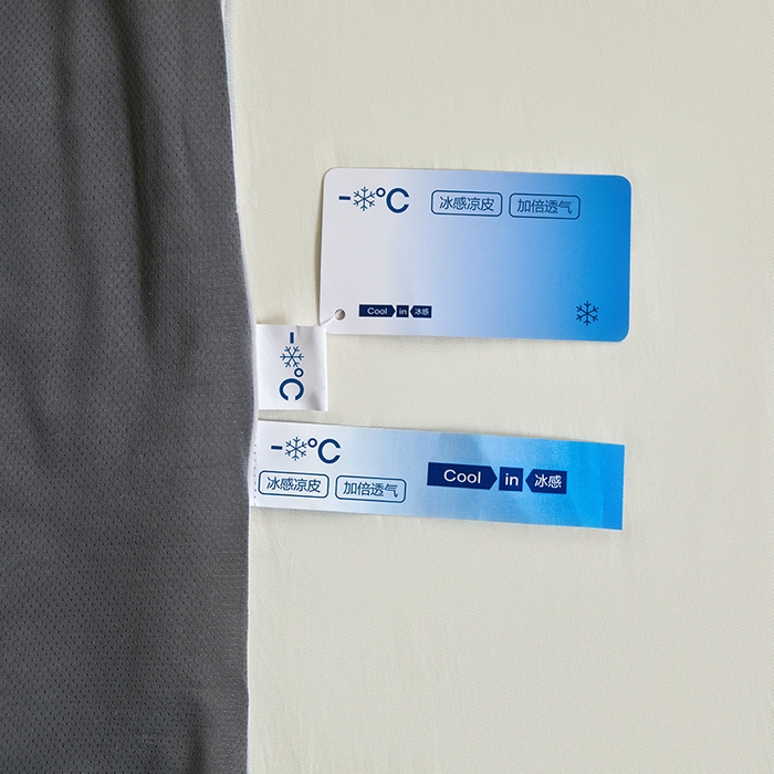 91家纺网 家纺一手货源 找家纺 桃子家居 2026新款A类高品质冰冰凉雪花冰感凉皮双面加倍透气孔氨纶凉感夏被 冰感凉皮-高级灰（加倍透气）