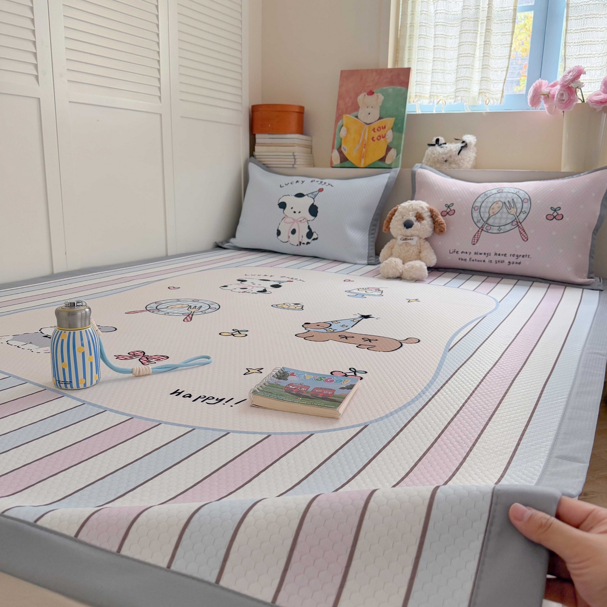 91家纺网 家纺一手货源 找家纺 Sweet dreams甜梦 2026新款数码印花大板凉感豆豆席 条纹狗狗