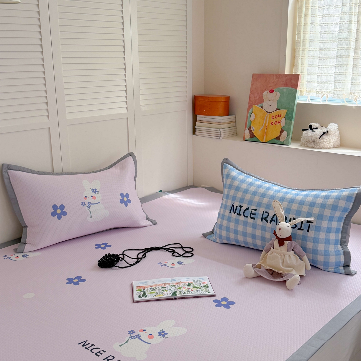 91家纺网 家纺一手货源 找家纺 Sweet dreams甜梦 2026新款数码印花大板凉感豆豆席 紫底小兔