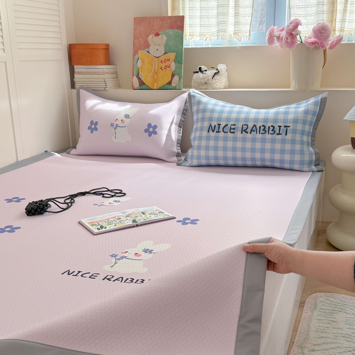 91家纺网 家纺一手货源 找家纺 Sweet dreams甜梦 2026新款数码印花大板凉感豆豆席 紫底小兔