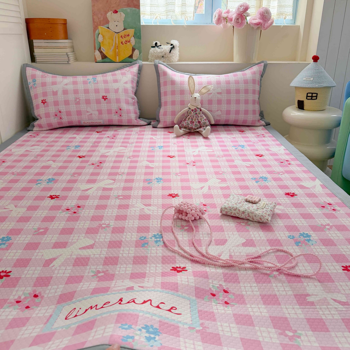 91家纺网 家纺一手货源 找家纺 Sweet dreams甜梦 2026新款数码印花小板凉感豆豆席 格子蝴蝶结