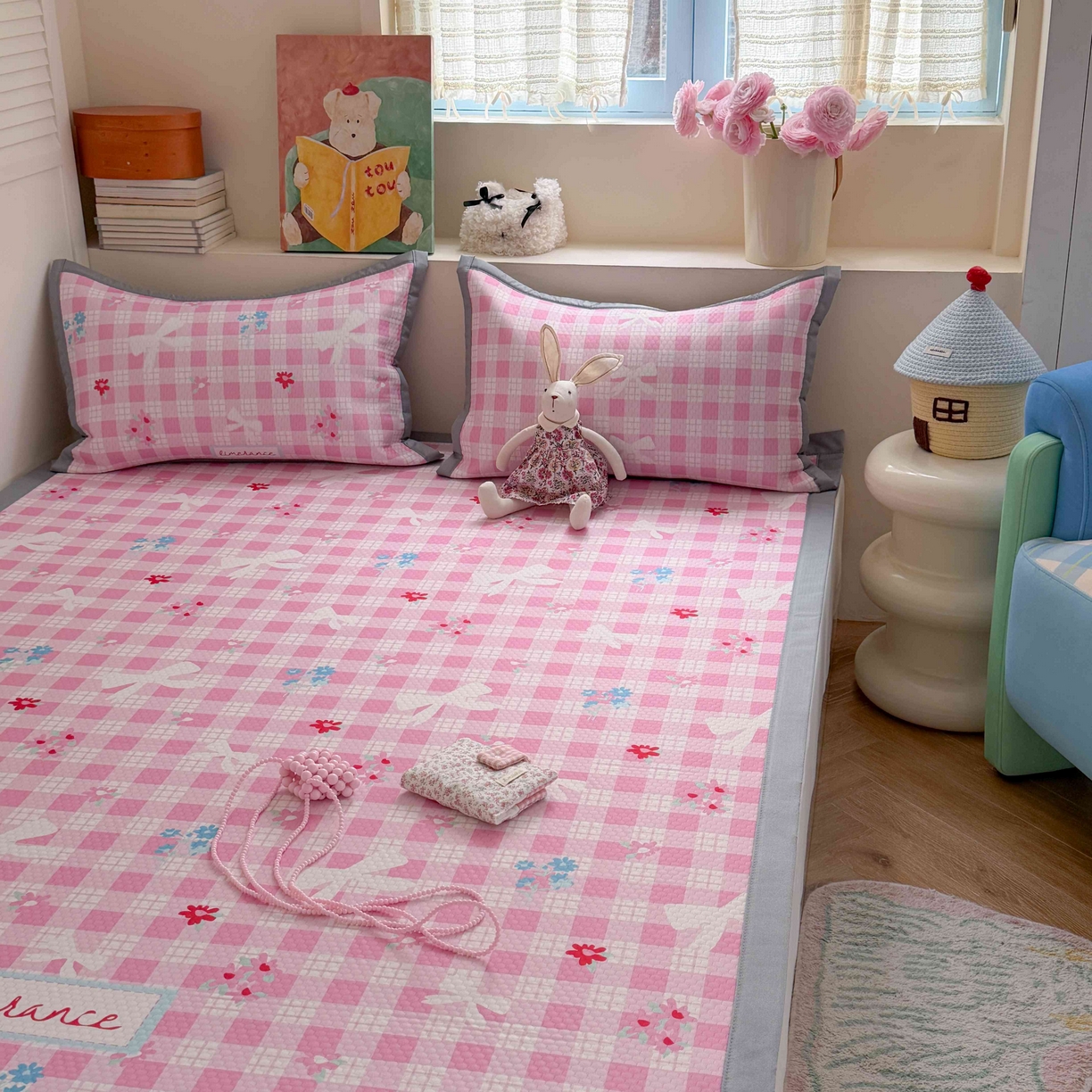 91家纺网 家纺一手货源 找家纺 Sweet dreams甜梦 2026新款数码印花小板凉感豆豆席 格子蝴蝶结