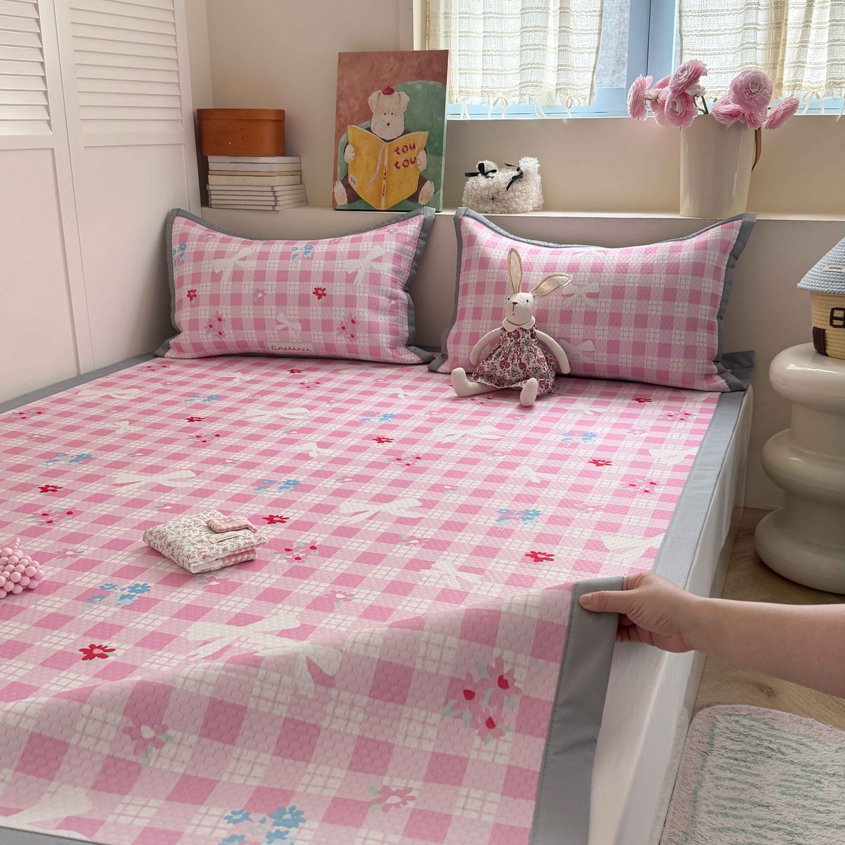 91家纺网 家纺一手货源 找家纺 Sweet dreams甜梦 2026新款数码印花小板凉感豆豆席 格子蝴蝶结