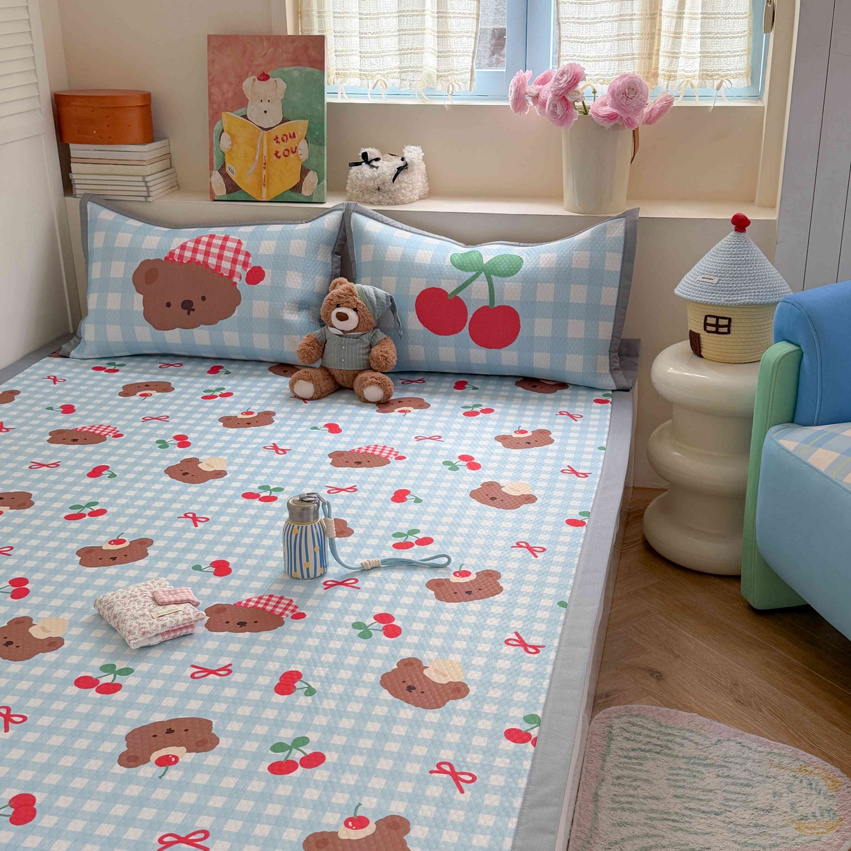 91家纺网 家纺一手货源 找家纺 Sweet dreams甜梦 2026新款数码印花小板凉感豆豆席 格子小熊