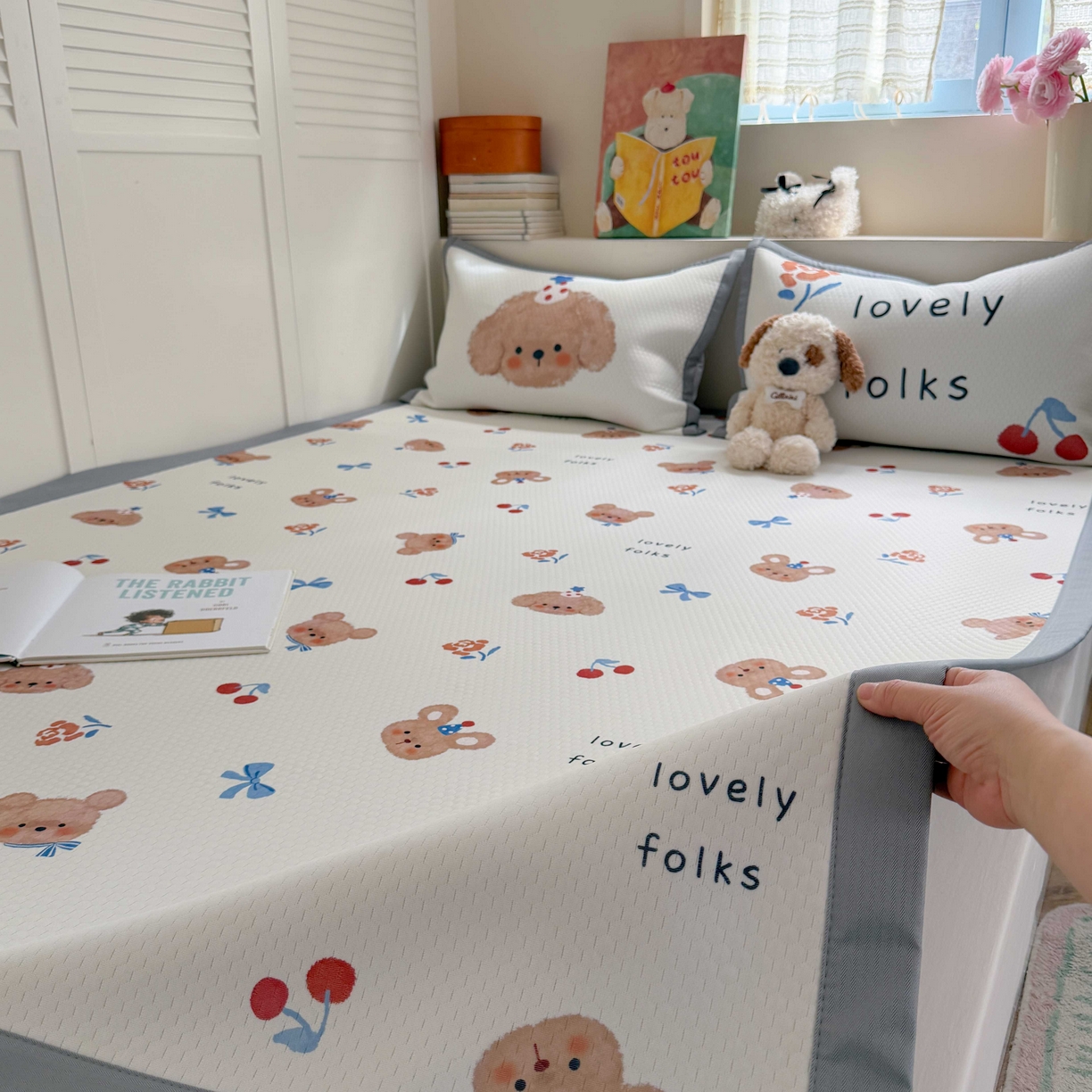 91家纺网 家纺一手货源 找家纺 Sweet dreams甜梦 2026新款数码印花小板凉感豆豆席 蝴蝶结狗狗