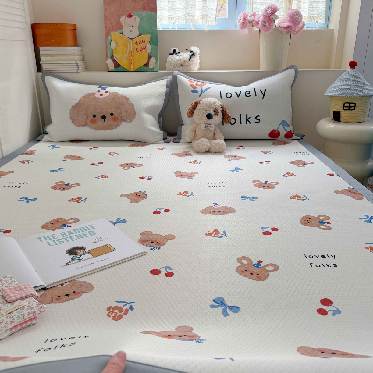 91家纺网 家纺一手货源 找家纺 Sweet dreams甜梦 2026新款数码印花小板凉感豆豆席 蝴蝶结狗狗