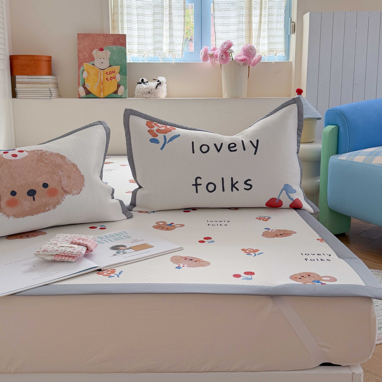 91家纺网 家纺一手货源 找家纺 Sweet dreams甜梦 2026新款数码印花小板凉感豆豆席 蝴蝶结狗狗