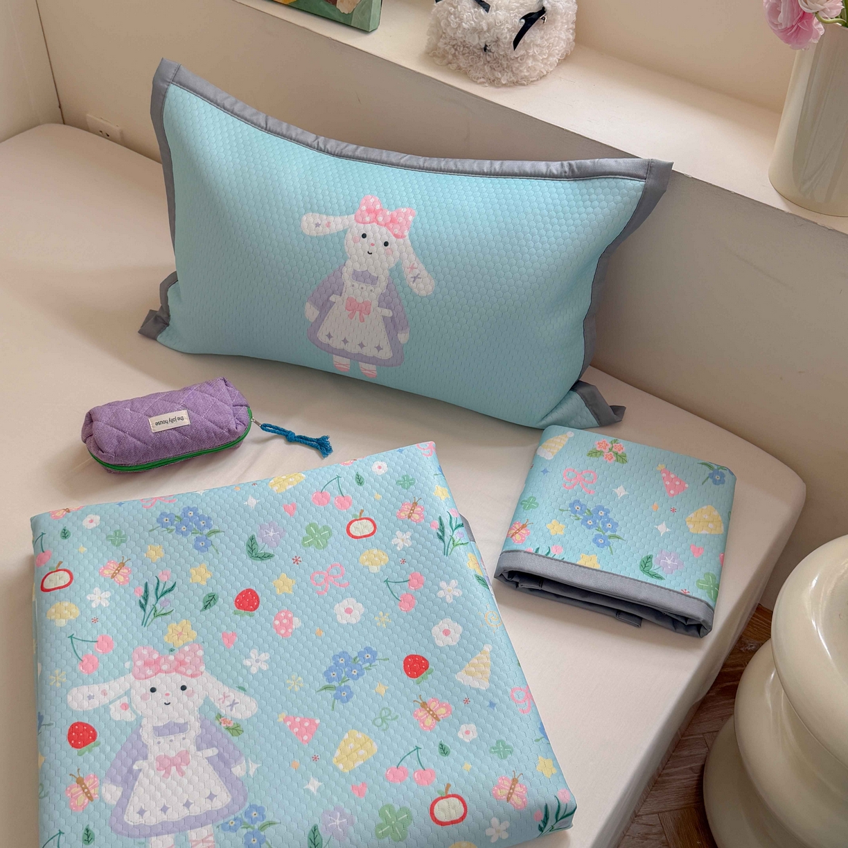 91家纺网 家纺一手货源 找家纺 Sweet dreams甜梦 2026新款数码印花小板凉感豆豆席 花花小兔