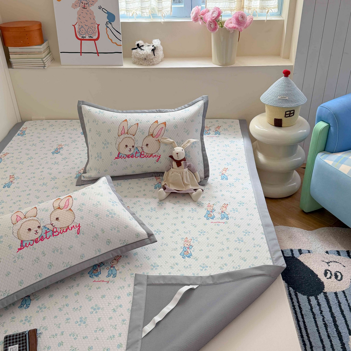 91家纺网 家纺一手货源 找家纺 Sweet dreams甜梦 2026新款数码印花小板凉感豆豆席 花纹兔