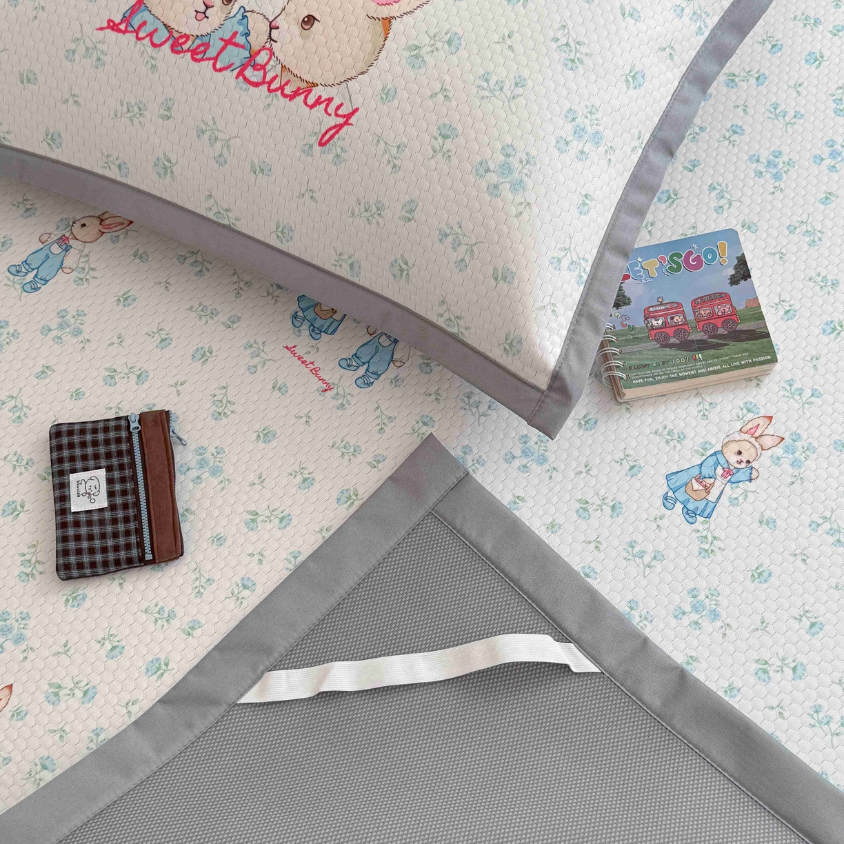 91家纺网 家纺一手货源 找家纺 Sweet dreams甜梦 2026新款数码印花小板凉感豆豆席 花纹兔