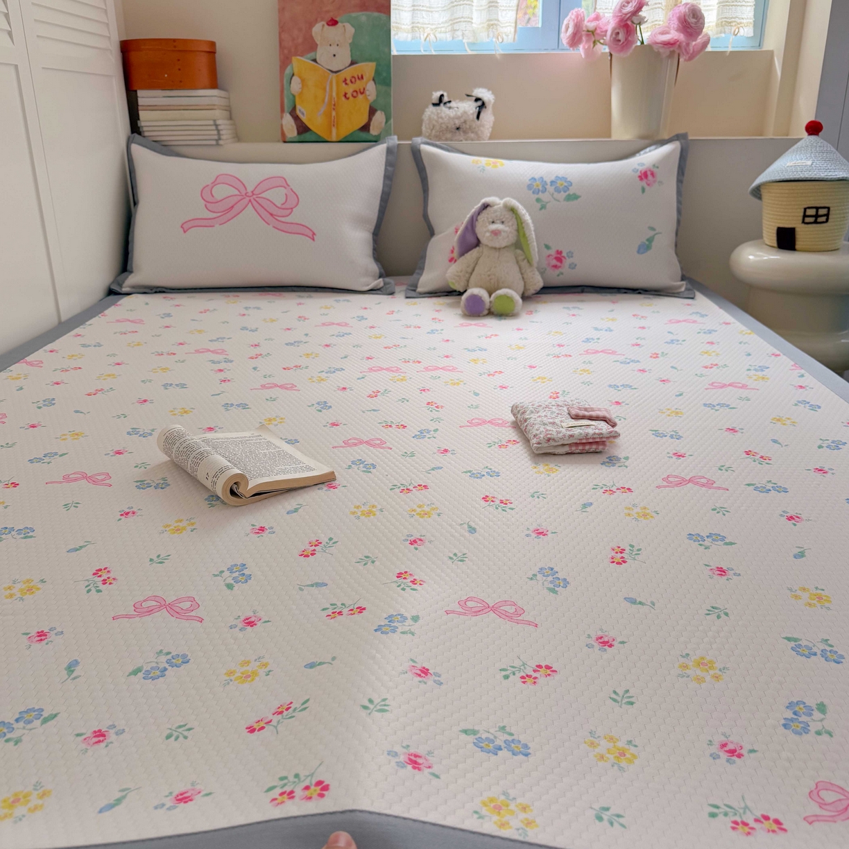 91家纺网 家纺一手货源 找家纺 Sweet dreams甜梦 2026新款数码印花小板凉感豆豆席 黄底粉花