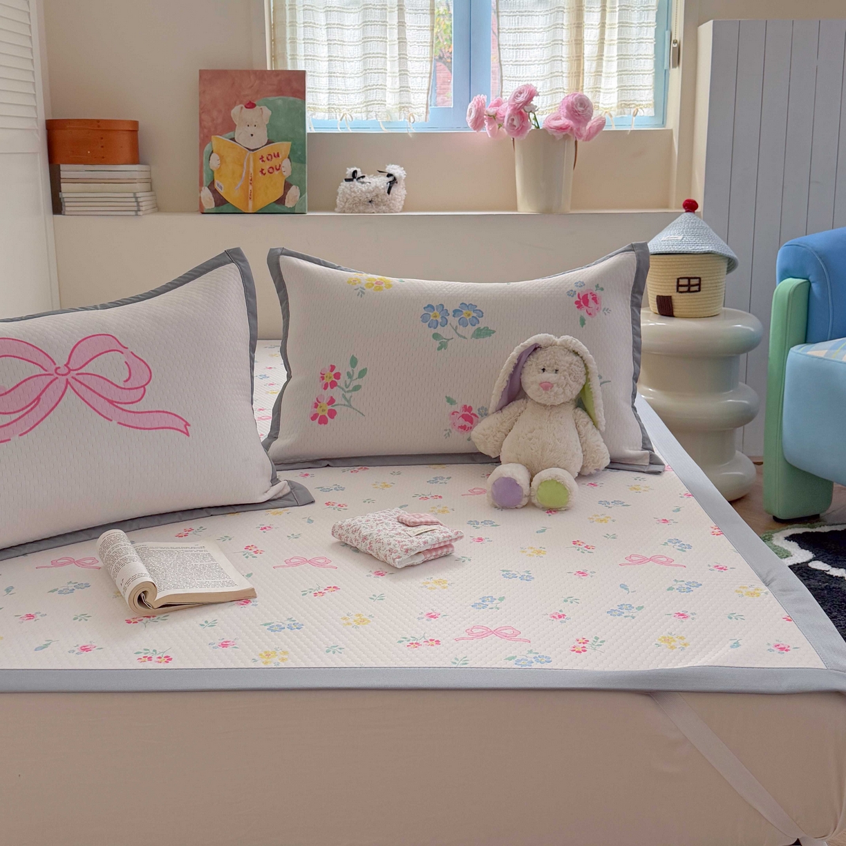 91家纺网 家纺一手货源 找家纺 Sweet dreams甜梦 2026新款数码印花小板凉感豆豆席 黄底粉花