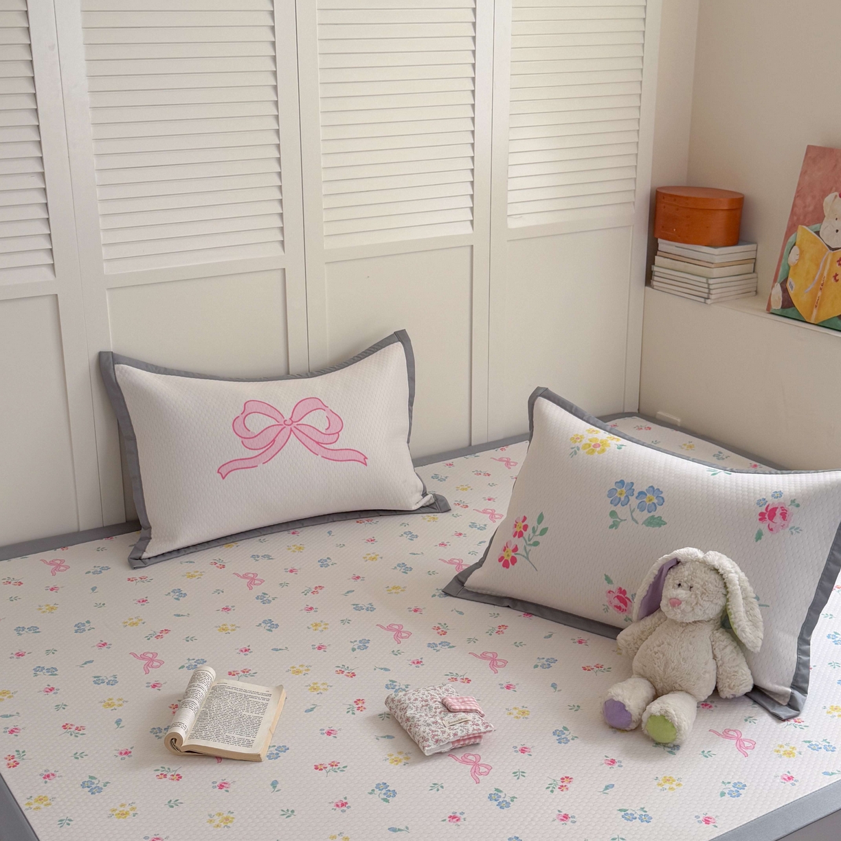 91家纺网 家纺一手货源 找家纺 Sweet dreams甜梦 2026新款数码印花小板凉感豆豆席 黄底粉花