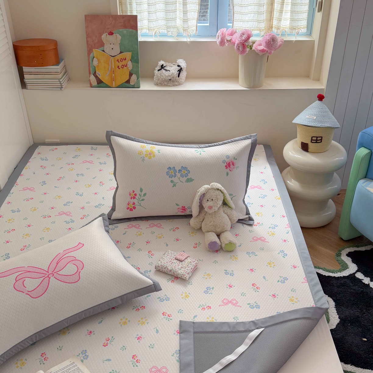 91家纺网 家纺一手货源 找家纺 Sweet dreams甜梦 2026新款数码印花小板凉感豆豆席 黄底粉花