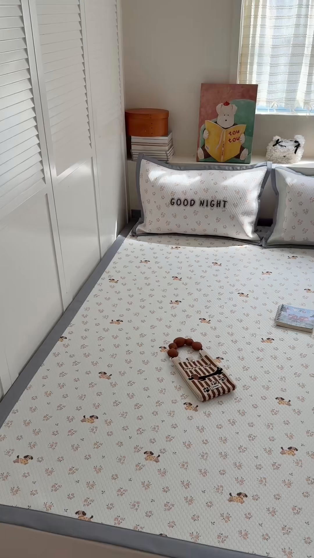 91家纺网 家纺一手货源 找家纺 Sweet dreams甜梦 2026新款数码印花小板凉感豆豆席 黄花小狗