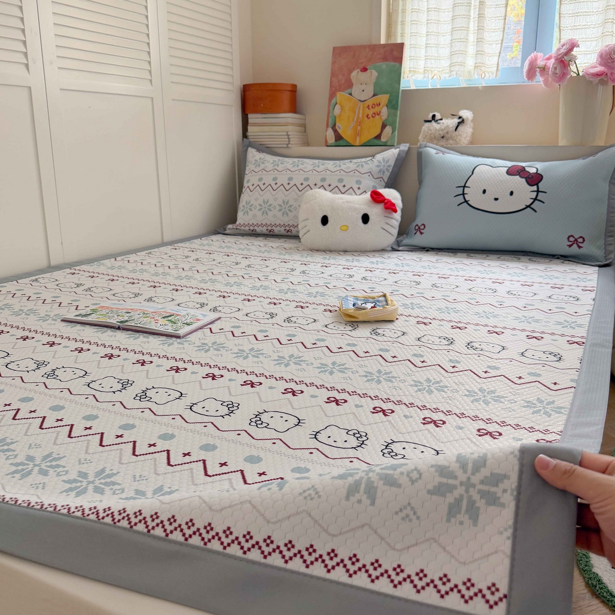 91家纺网 家纺一手货源 找家纺 Sweet dreams甜梦 2026新款数码印花小板凉感豆豆席 猫猫蝴蝶结