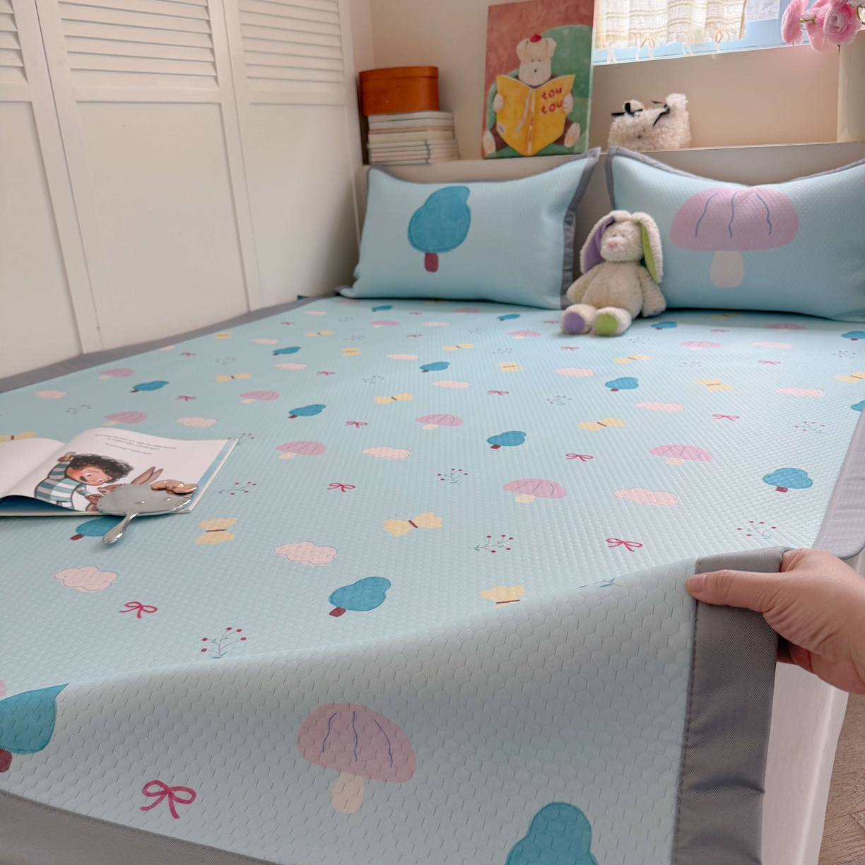 91家纺网 家纺一手货源 找家纺 Sweet dreams甜梦 2026新款数码印花小板凉感豆豆席 小森林