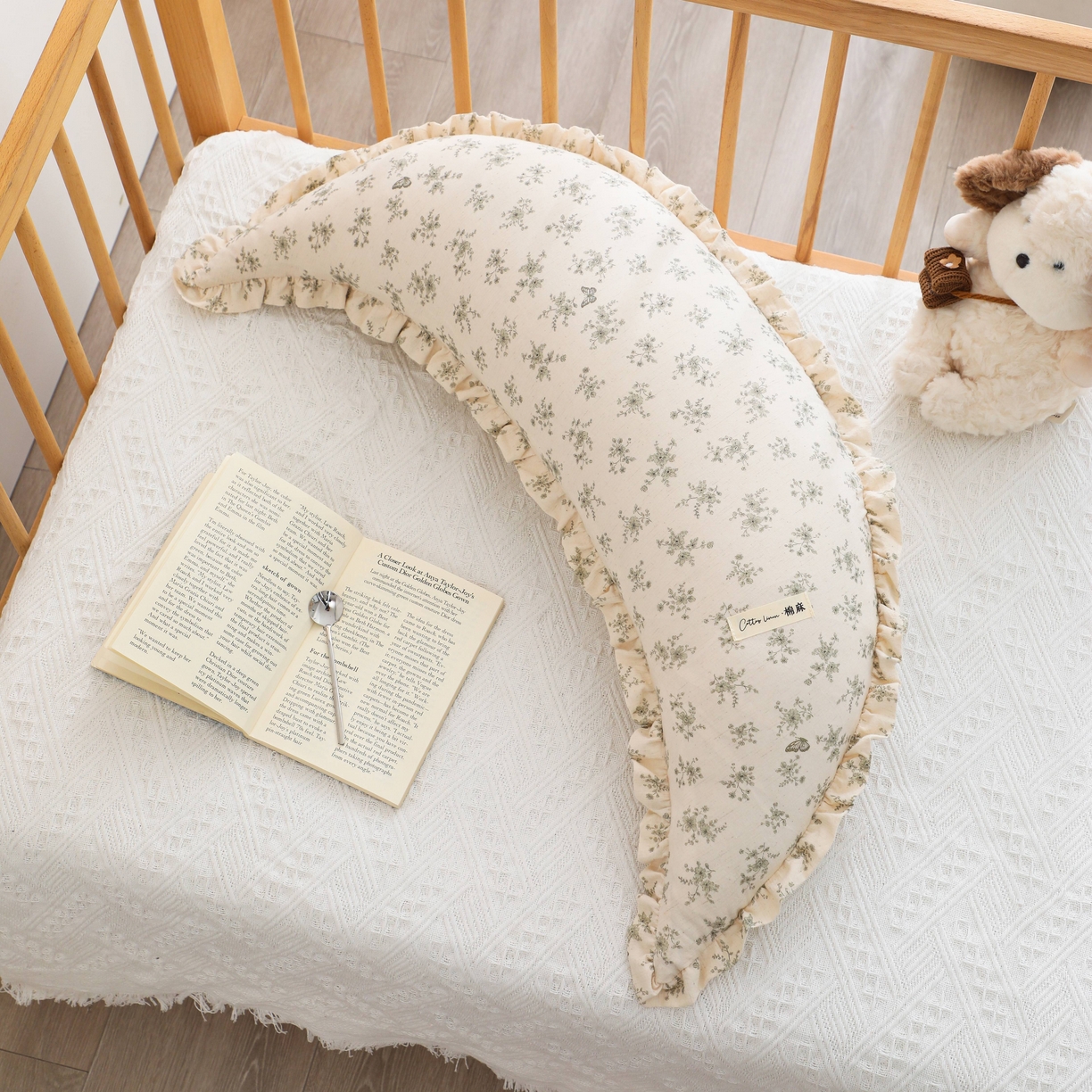 91家纺网 家纺一手货源 找家纺 （总）芯洲 2026新款月芽形棉麻充棉助眠夹腿神器抱枕