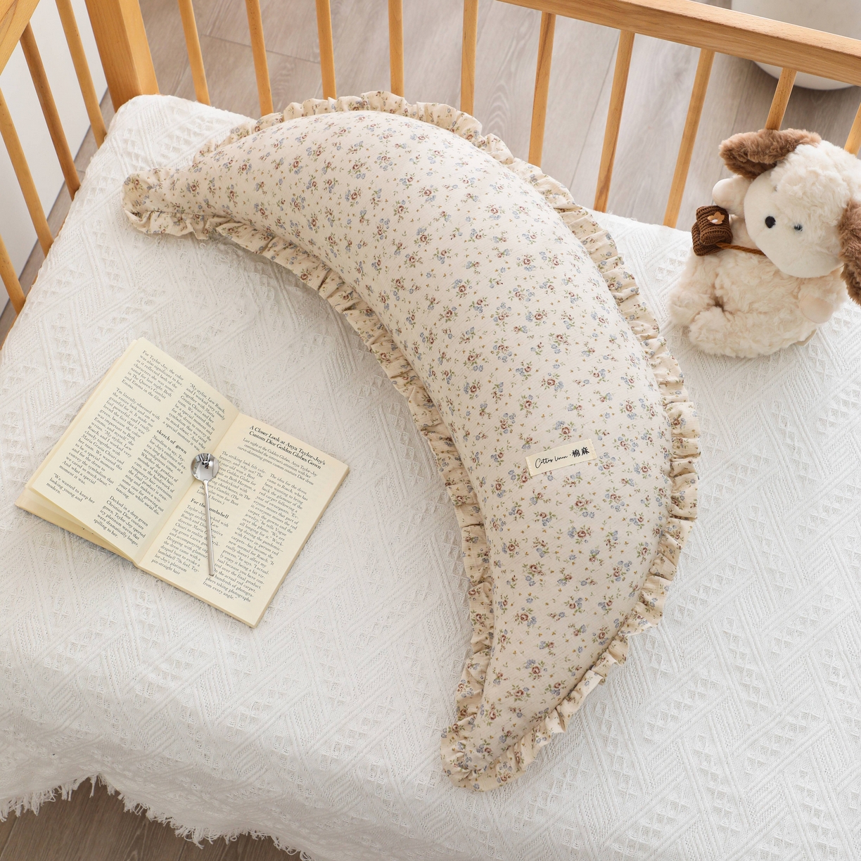 91家纺网 家纺一手货源 找家纺 （总）芯洲 2026新款月芽形棉麻充棉助眠夹腿神器抱枕