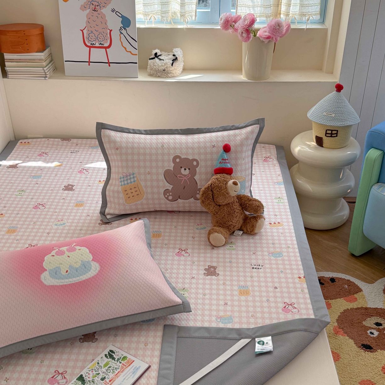 91家纺网 家纺一手货源 找家纺 Sweet dreams甜梦 2026新款数码印花小板凉感豆豆席 樱桃小熊