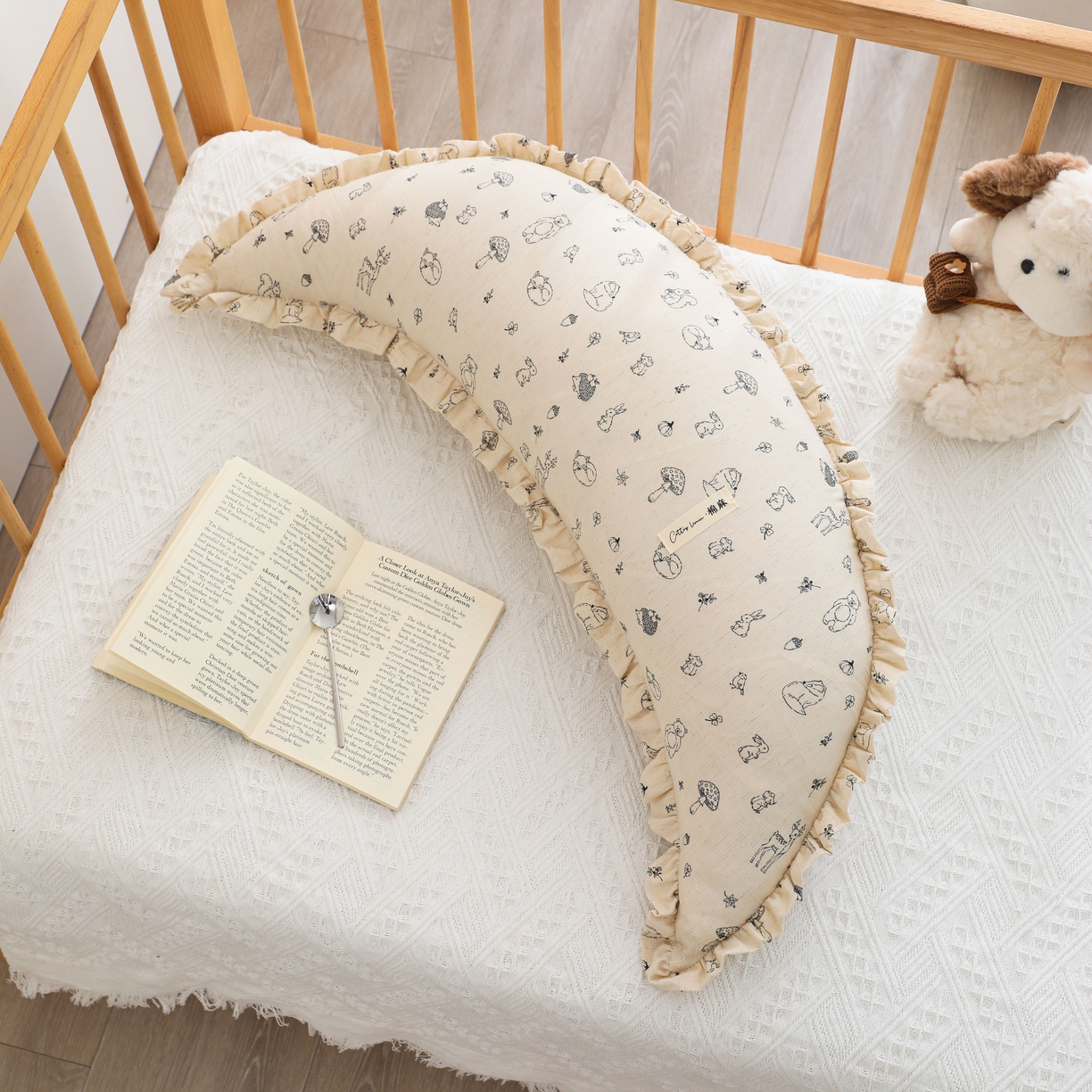 芯洲 2026新款月芽形棉麻充棉助眠夹腿神器抱枕 棉麻抱枕-森林