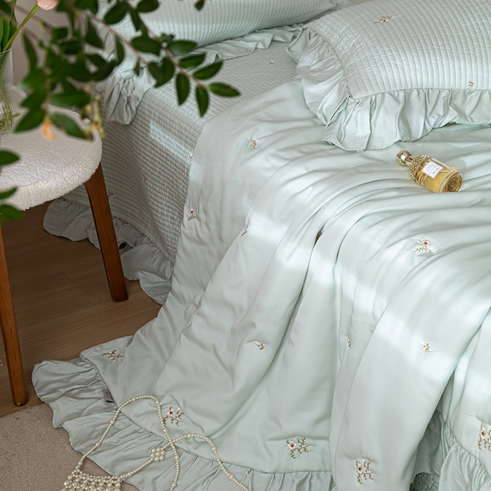 91家纺网 家纺一手货源 找家纺 上喜 2026新款天丝小花刺绣夏被夏凉被空调被四件套 绿色