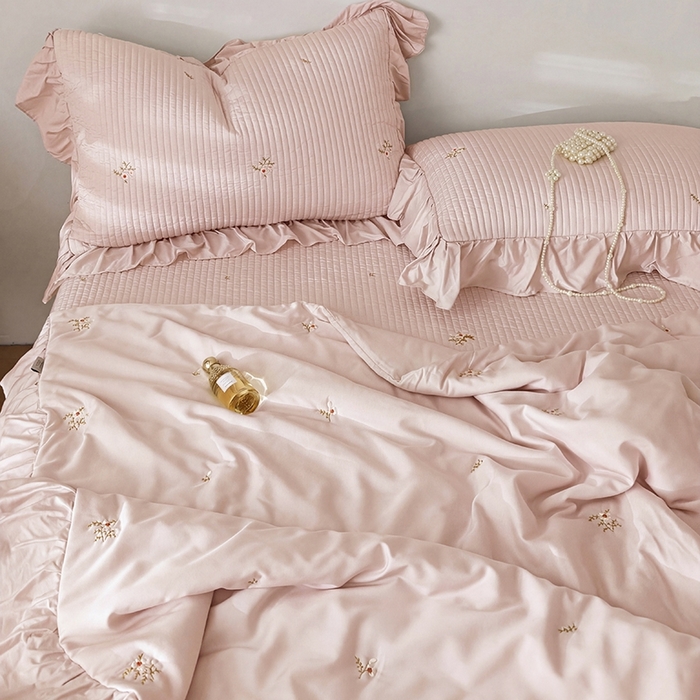 91家纺网 家纺一手货源 找家纺 上喜 2026新款天丝小花刺绣夏被夏凉被空调被四件套 粉色