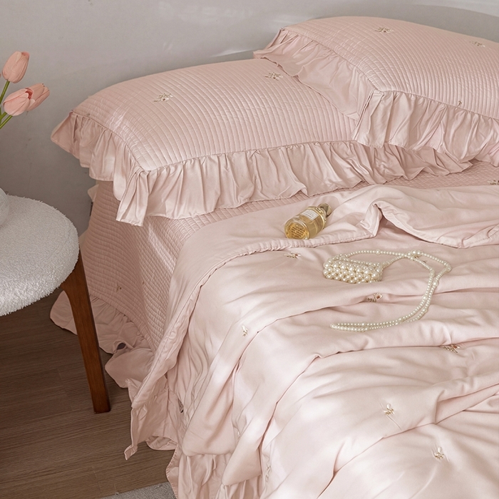 91家纺网 家纺一手货源 找家纺 上喜 2026新款天丝小花刺绣夏被夏凉被空调被四件套 粉色