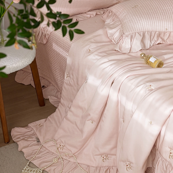 91家纺网 家纺一手货源 找家纺 上喜 2026新款天丝小花刺绣夏被夏凉被空调被四件套 粉色