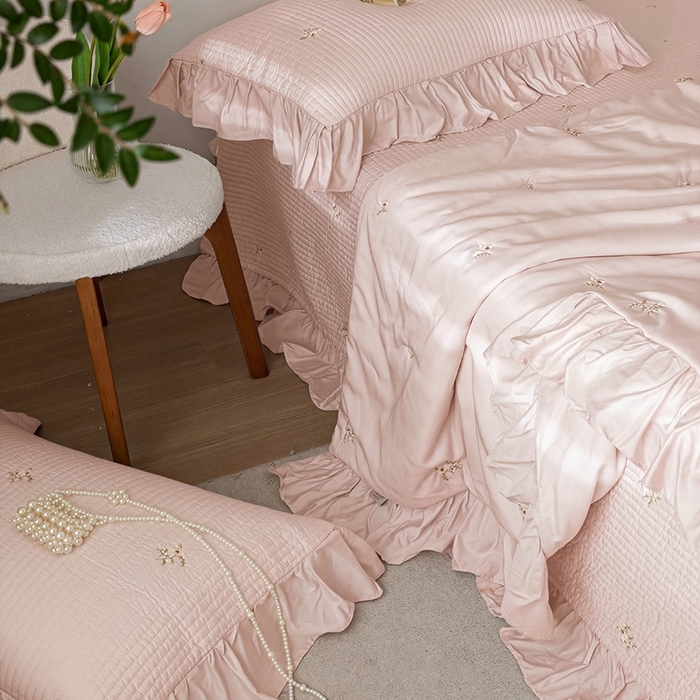 91家纺网 家纺一手货源 找家纺 上喜 2026新款天丝小花刺绣夏被夏凉被空调被四件套 粉色