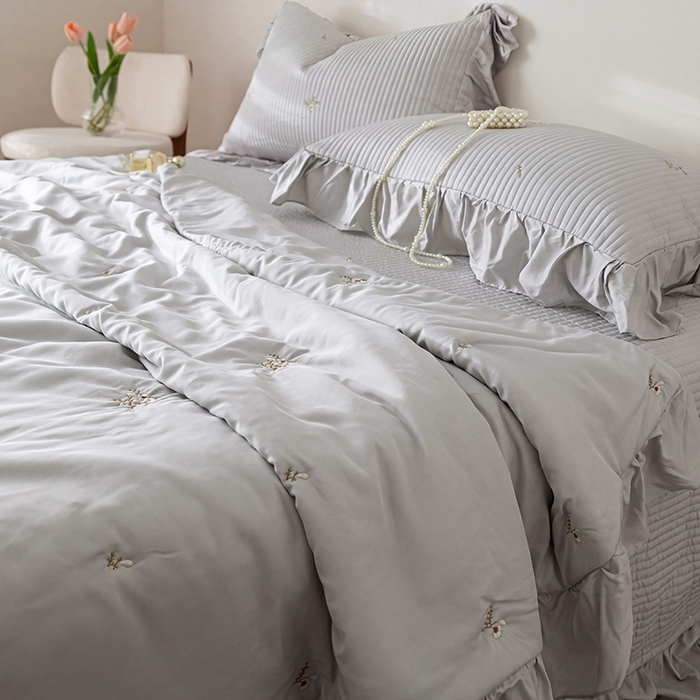 91家纺网 家纺一手货源 找家纺 （总）上喜 2026新款天丝小花刺绣夏被夏凉被空调被四件套