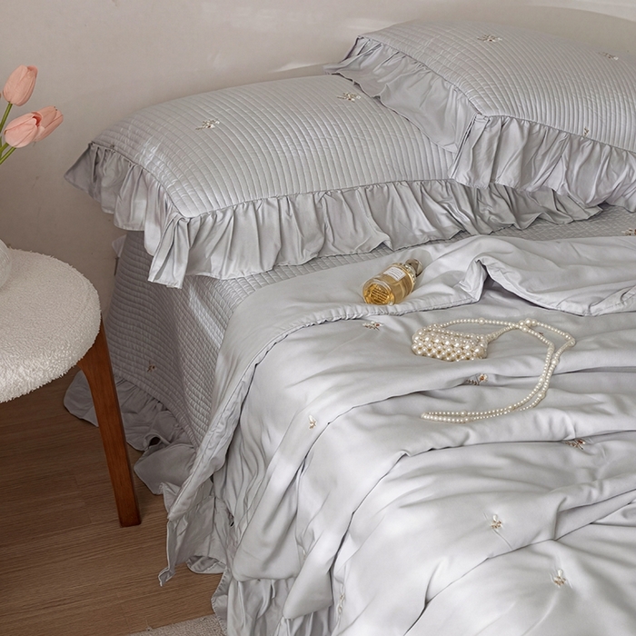 91家纺网 家纺一手货源 找家纺 上喜 2026新款天丝小花刺绣夏被夏凉被空调被四件套 灰色