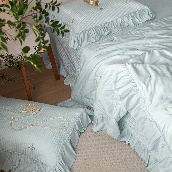 91家纺网 家纺一手货源 找家纺 上喜 2026新款天丝小花刺绣夏被夏凉被空调被四件套 蓝色