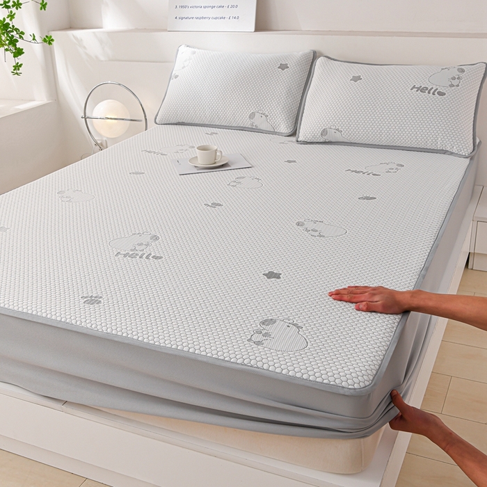 91家纺网 家纺一手货源 找家纺 席匠 2026新款冰豆豆床裙卡通款凉席席子凉席三件套 卡比巴拉床笠款-灰