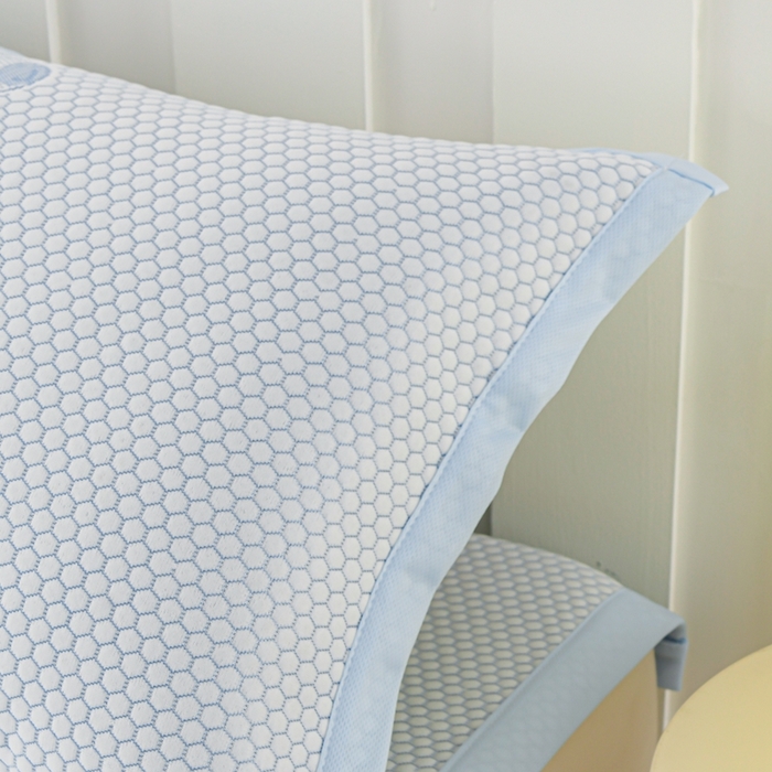 91家纺网 家纺一手货源 找家纺 席匠 2026新款冰豆豆床裙卡通款凉席席子凉席三件套 卡比巴拉床席款-蓝