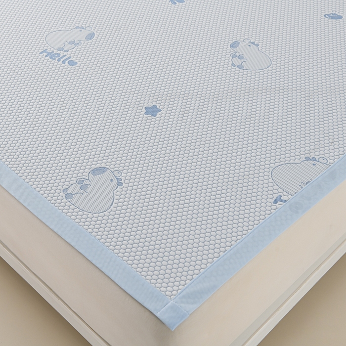 91家纺网 家纺一手货源 找家纺 席匠 2026新款冰豆豆床裙卡通款凉席席子凉席三件套 卡比巴拉床席款-蓝