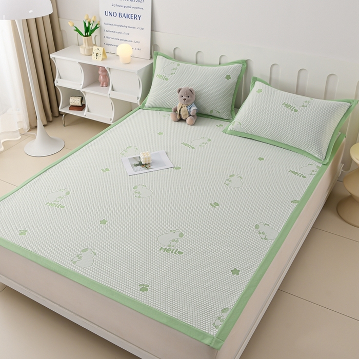 91家纺网 家纺一手货源 找家纺 席匠 2026新款冰豆豆床裙卡通款凉席席子凉席三件套 卡比巴拉床席款-绿