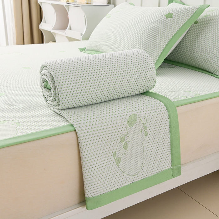 91家纺网 家纺一手货源 找家纺 席匠 2026新款冰豆豆床裙卡通款凉席席子凉席三件套 卡比巴拉床席款-绿