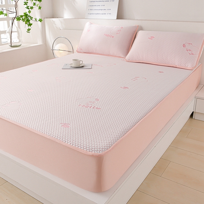 91家纺网 家纺一手货源 找家纺 席匠 2026新款冰豆豆床裙卡通款凉席席子凉席三件套 卡比巴拉床笠款-粉