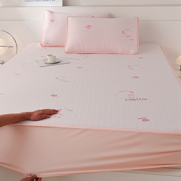 91家纺网 家纺一手货源 找家纺 席匠 2026新款冰豆豆床裙卡通款凉席席子凉席三件套 卡比巴拉床笠款-粉