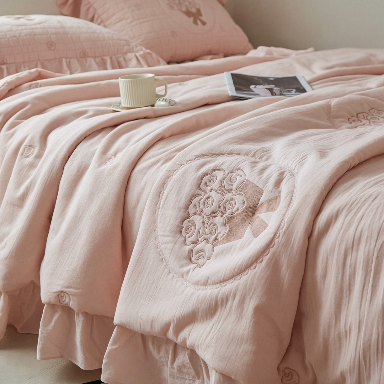 91家纺网 家纺一手货源 找家纺 上喜 2026新款全棉泡芙棉夏被夏凉被空调被四件套-玫瑰故事 玫瑰故事-粉色