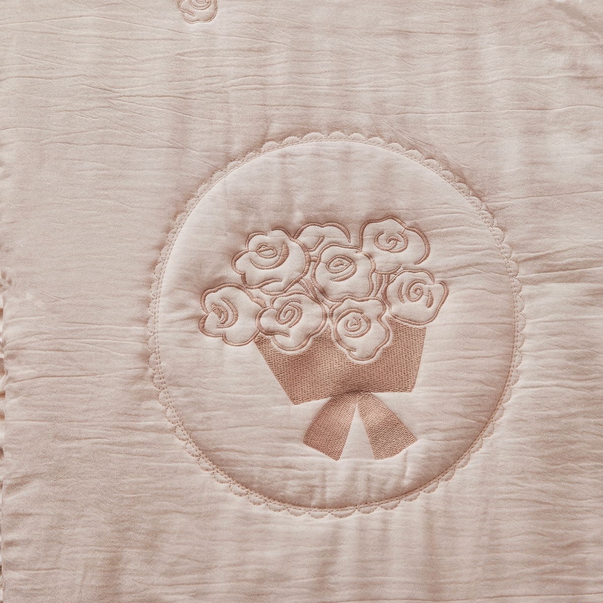 91家纺网 家纺一手货源 找家纺 上喜 2026新款全棉泡芙棉夏被夏凉被空调被四件套-玫瑰故事 玫瑰故事-粉色